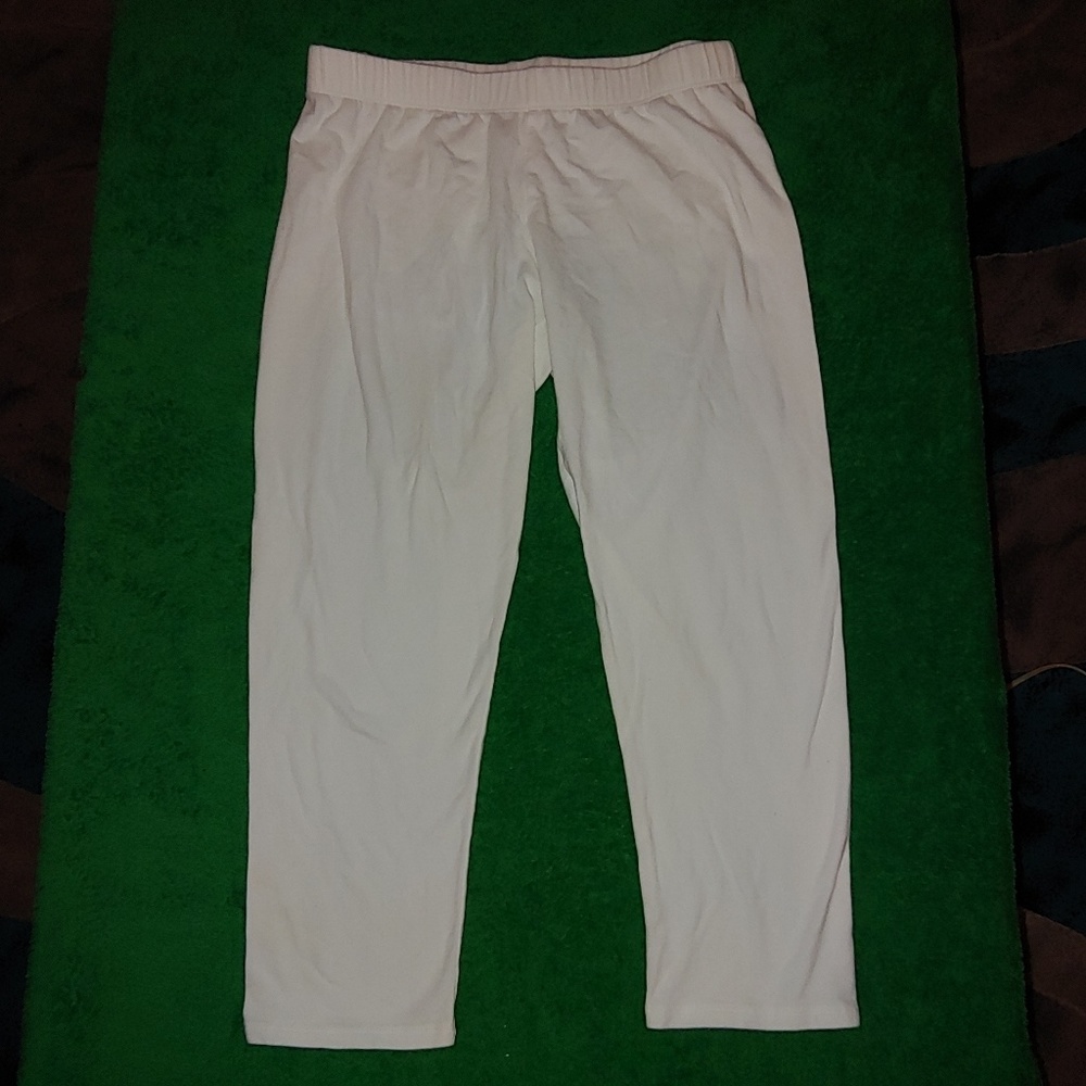 🌞5 for $20🌞 White capri leggings